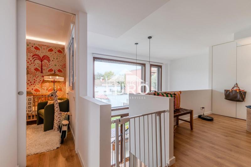 Foto 53c39dbb-37bc-4cf5-8106-3a55fc4ff81c. Piso  moderno con jardín y piscina en Montilivi, en Girona