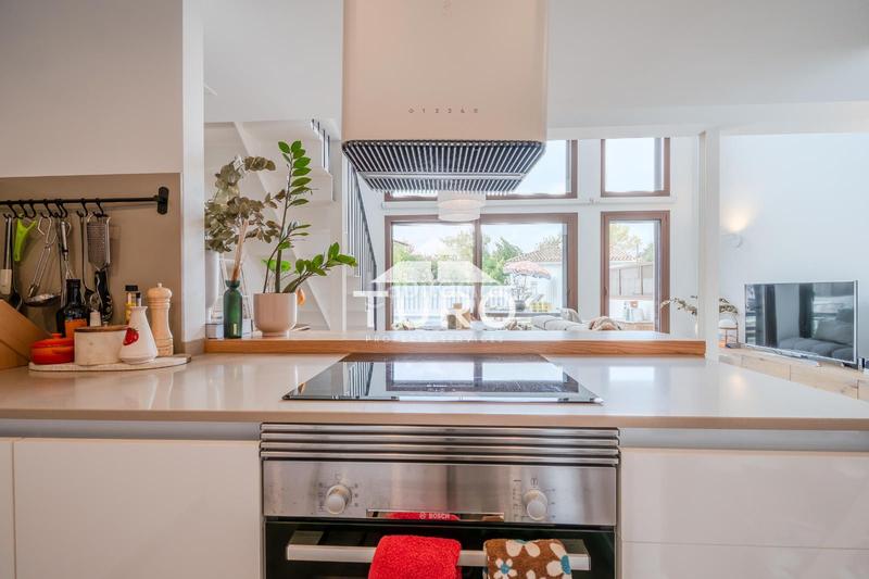 Foto 7e222324-3517-4891-8622-fcdfa4f58d85. Piso  moderno con jardín y piscina en Montilivi, en Girona