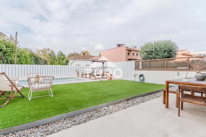 Foto 8ae152ea-639a-4bee-af4f-d89b3756fe3a. Piso  moderno con jardín y piscina en Montilivi, en Girona