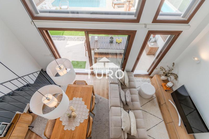 Foto d936f6fd-07d8-4358-a8d7-2fb167427fa9. Piso  moderno con jardín y piscina en Montilivi, en Girona