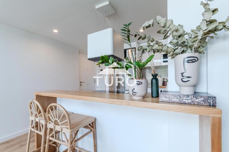 Foto e2b99d9d-da8e-47a1-a36c-7f095f17f094. Piso  moderno con jardín y piscina en Montilivi, en Girona