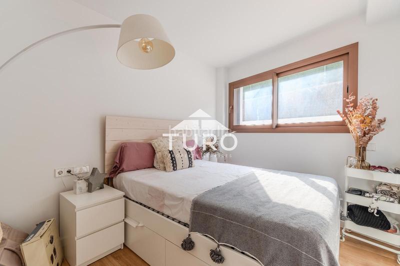 Foto f1d79daf-f573-46de-85c4-151c0749e5c5. Piso  moderno con jardín y piscina en Montilivi, en Girona