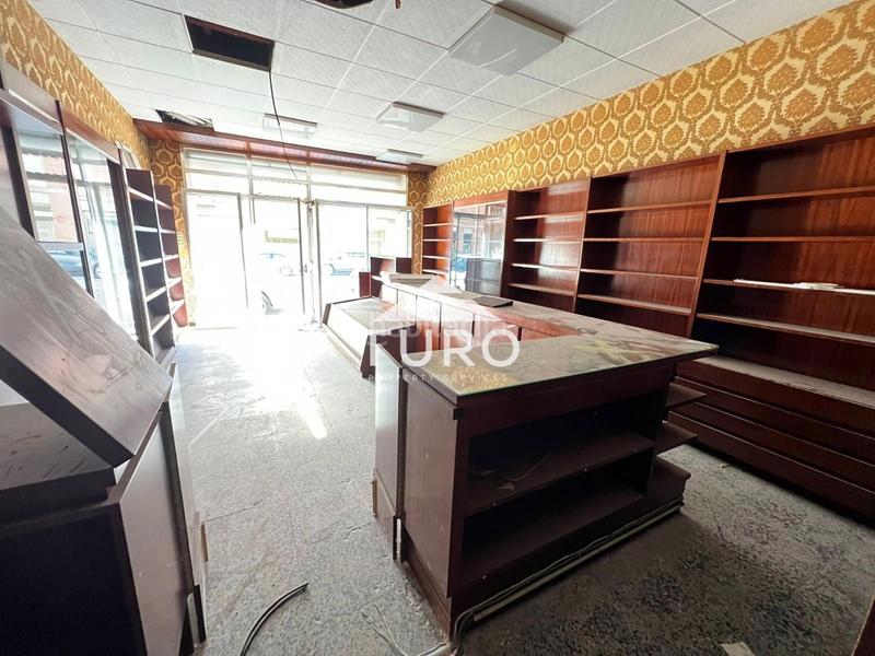 Foto 3e3e5ca6-24ff-4f07-94ec-73cf80bf8b6f. Lloguer local comercial a La Devesa Girona