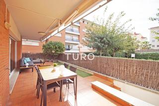 Piso  Tarongers. Planta baja con jardín en la calle tarongers