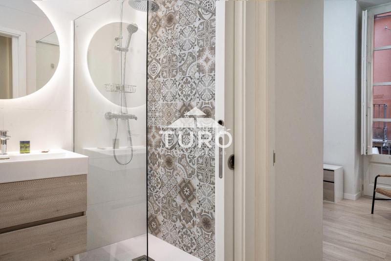 Foto 762fb2b4-25aa-4e8a-980d-8a8b6419acc6. Alquiler piso apartamento de 3 habitacions moderno en barri vell en Girona