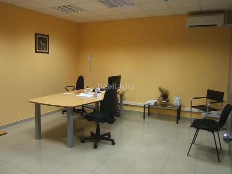 Foto 563735f3-ca5c-4ab2-8276-c35288b3d991. Local comercial a Hostafrancs Barcelona