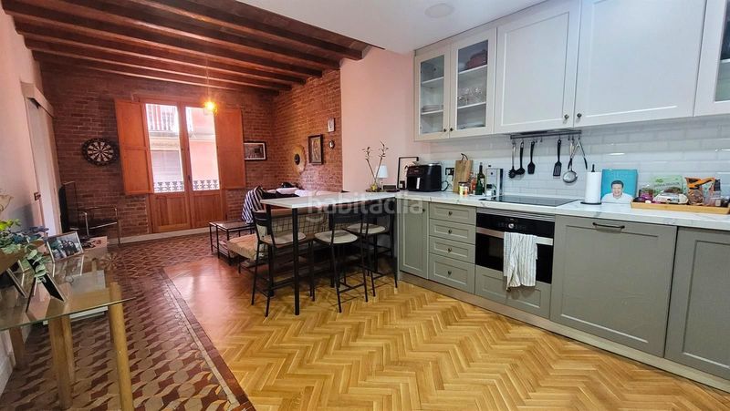 Foto e864f138-7d13-4c0b-9285-b9fccdcaf174. Piso en Raval Barcelona