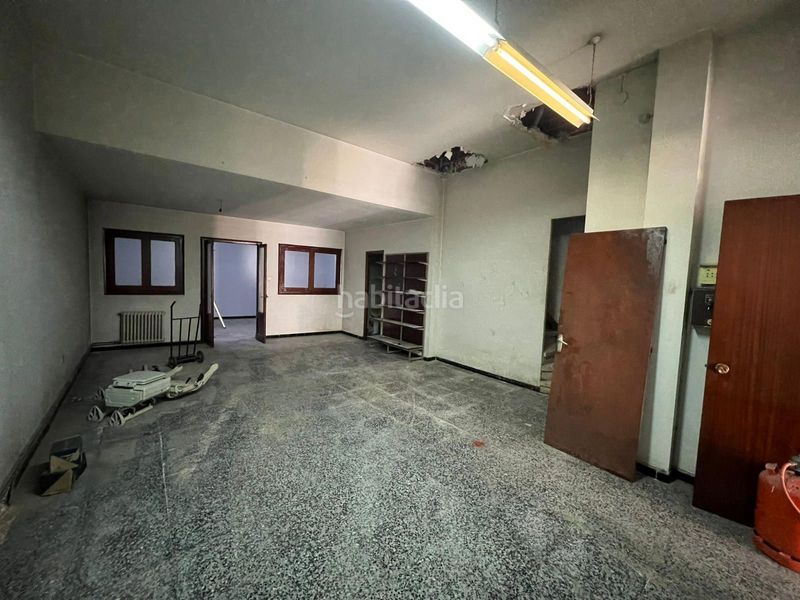 Foto 2d9191f5-4717-4f59-86b9-c44a38401f78. Alquiler local comercial local en alquiler a pie de calle en la calle joaquim vayreda . en Girona