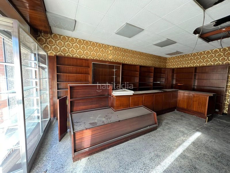 Foto b948923b-341f-4fa4-b677-b763b46e6026. Alquiler local comercial local en alquiler a pie de calle en la calle joaquim vayreda . en Girona
