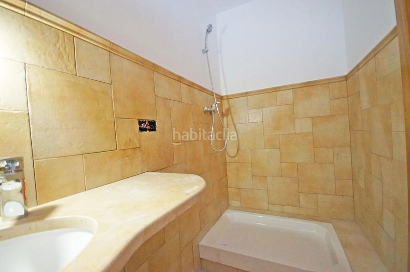 Foto c4f621e3-8fe4-4b39-ae8e-32263e197fdd. Local comercial a calle gomis 98 a Vallcarca - Penitents Barcelona