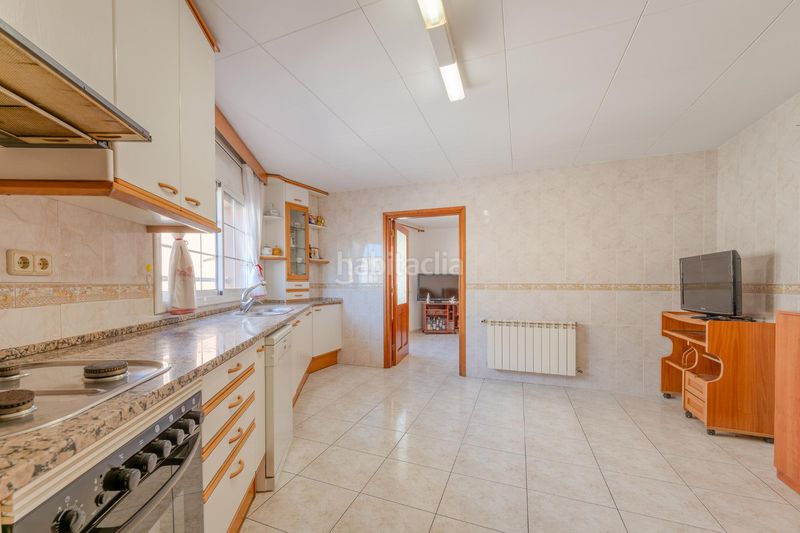 Foto 4062af1e-be0d-4566-b96d-e83cbc1ca693. Casa amb aparcament a Eixample Sant Feliu de Guíxols