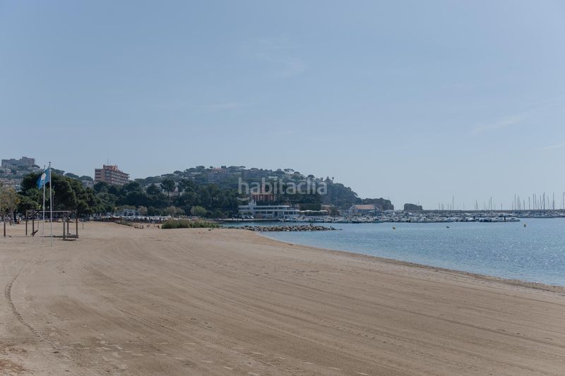 Foto ab5dda2b-44b1-4aee-ae9f-f6d6110d7a23. Casa amb aparcament a Eixample Sant Feliu de Guíxols