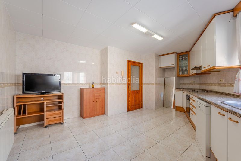 Foto c486295b-3560-44c2-ad71-510552adb659. Casa amb aparcament a Eixample Sant Feliu de Guíxols