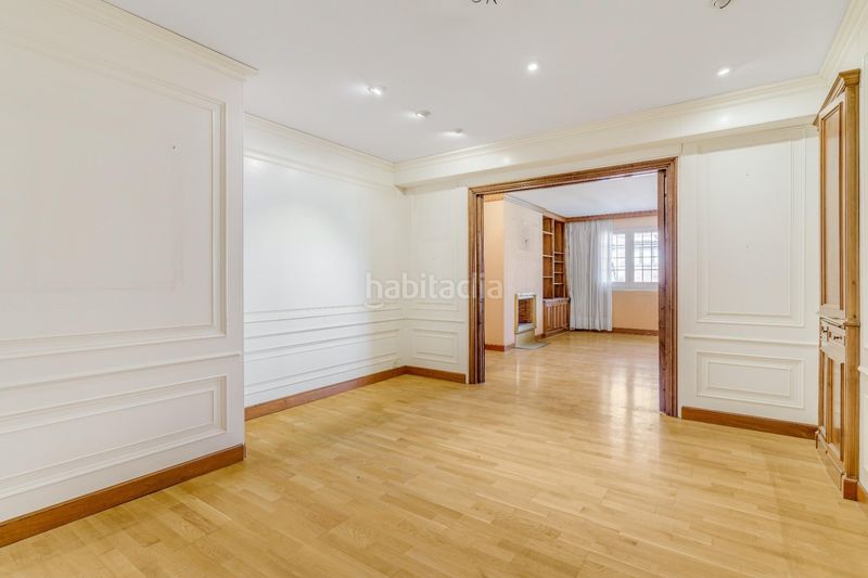 Foto 0fe576f7-25c3-4328-aa6f-398361d73193. Dúplex amb aparcament a Tres Torres Barcelona