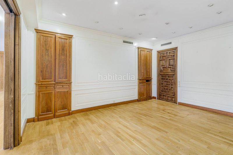 Foto 1ab61fba-30ad-4e36-9fe1-16b972af0de4. Dúplex amb aparcament a Tres Torres Barcelona