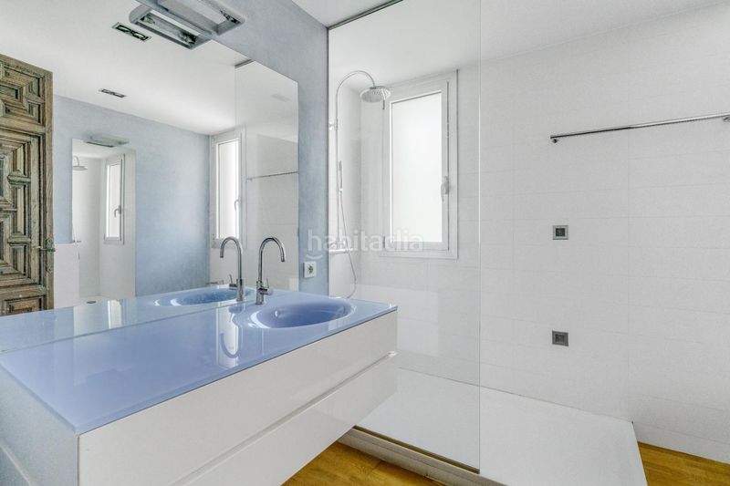 Foto 26cfab48-613f-4f15-b1a3-04510fae2752. Dúplex amb aparcament a Tres Torres Barcelona