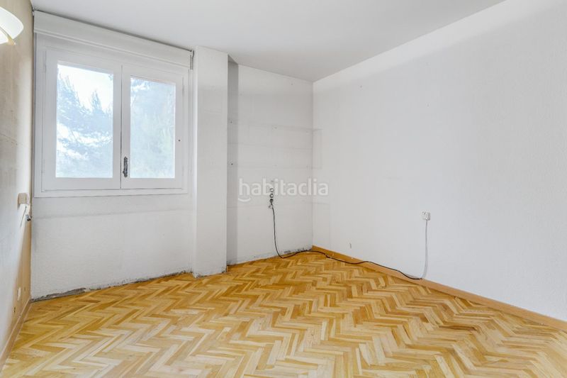 Foto 2b1cb9f1-7f17-414e-9197-004318f6861b. Dúplex amb aparcament a Tres Torres Barcelona