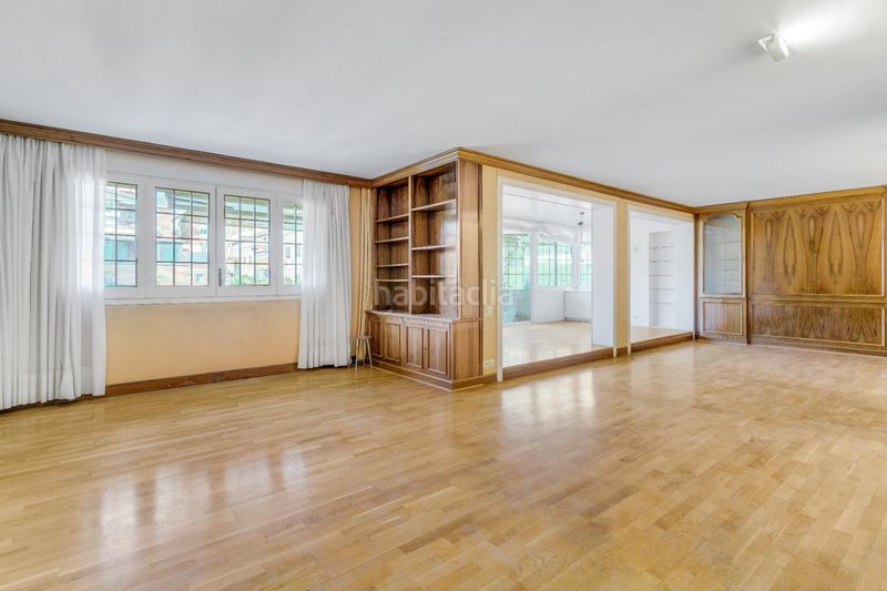 Foto 4f186cf6-5302-43ec-967d-8ffed3434880. Dúplex amb aparcament a Tres Torres Barcelona