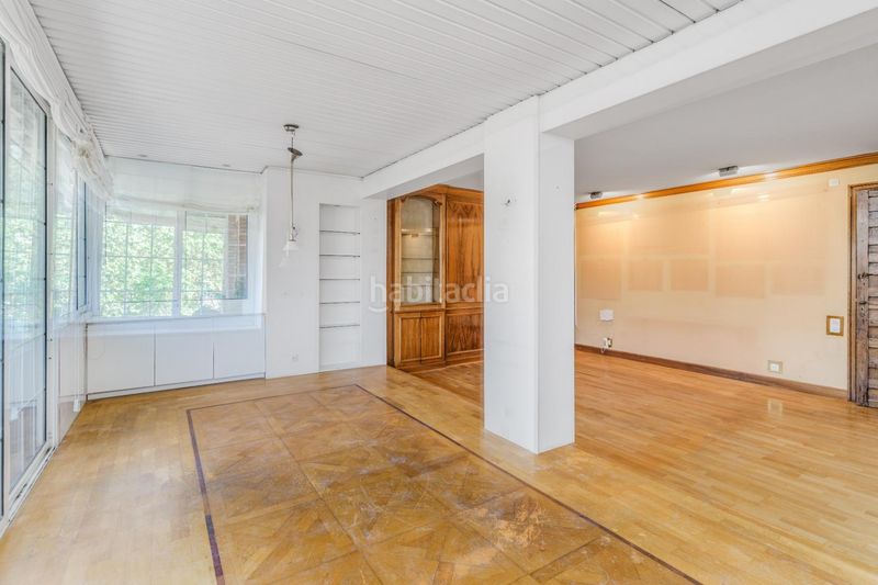 Foto 517d8357-6e0f-42fa-8e50-fe699e33f77f. Dúplex amb aparcament a Tres Torres Barcelona