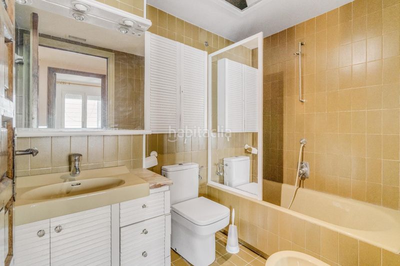 Foto b0849100-4273-45a2-b3aa-3d764e9dddac. Dúplex amb aparcament a Tres Torres Barcelona