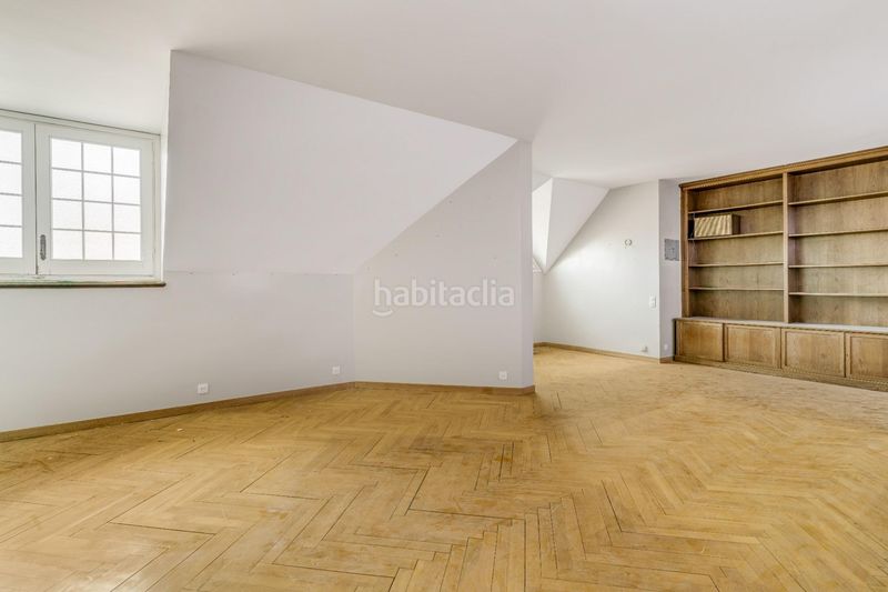 Foto e3d5330c-bd16-4969-924e-9a3f0d5d8581. Dúplex amb aparcament a Tres Torres Barcelona