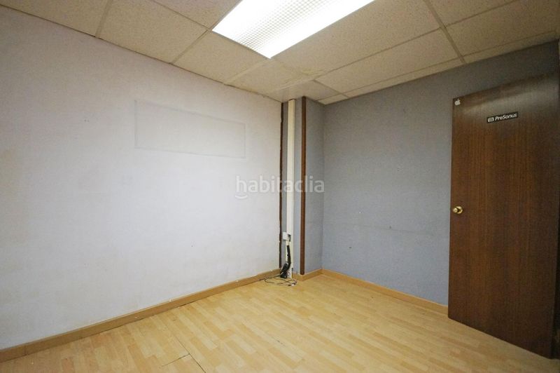 Foto 5f10ee06-e1d3-4aed-8c6e-6c71056f1b78. Local comercial a Baix Guinardó Barcelona