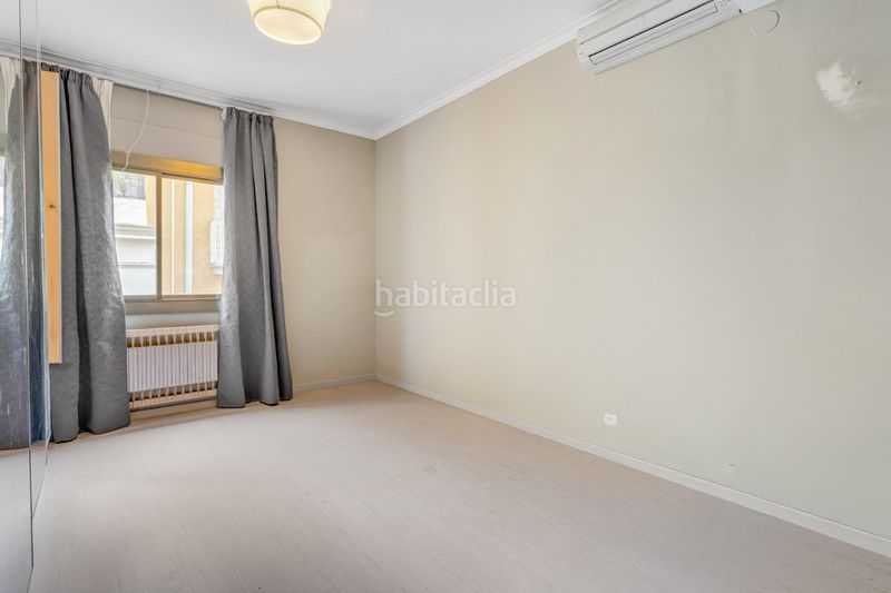 Foto 44561cd0-d0ab-4df1-af81-5621a99f1fd5. Edifici a carrer carrer mercat 15 a Sant Andreu de Palomar Barcelona