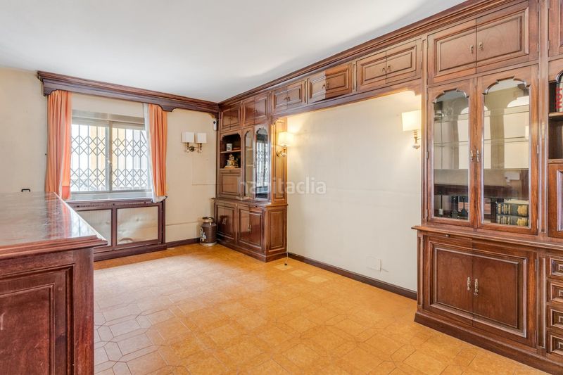 Foto 5e5f4023-f3a0-429b-ad0b-58dcd5c6c7ec. Edifici a carrer carrer mercat 15 a Sant Andreu de Palomar Barcelona