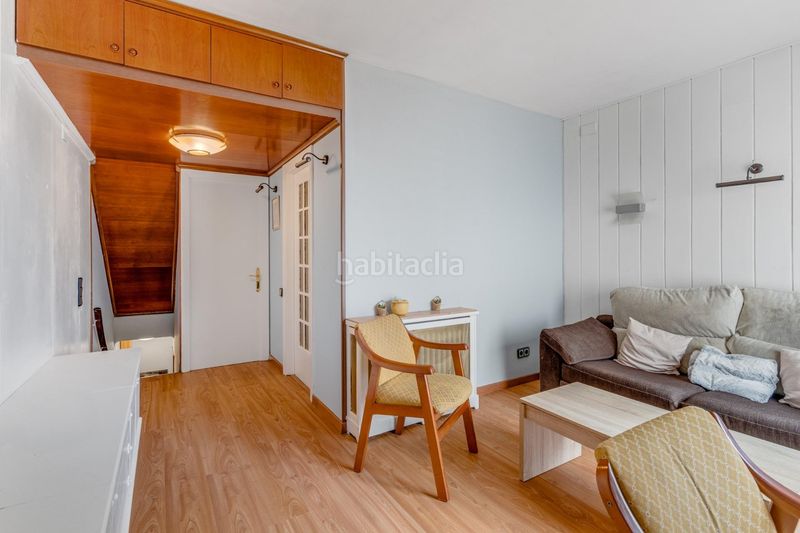 Foto 6855ea6c-0471-4922-8a7e-83f66a049907. Edifici a carrer carrer mercat 15 a Sant Andreu de Palomar Barcelona