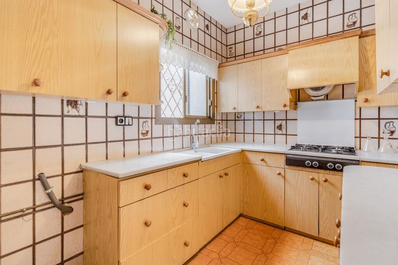 Foto a5a4ac2d-c895-4dff-b56f-dba1e8605675. Edifici a carrer carrer mercat 15 a Sant Andreu de Palomar Barcelona
