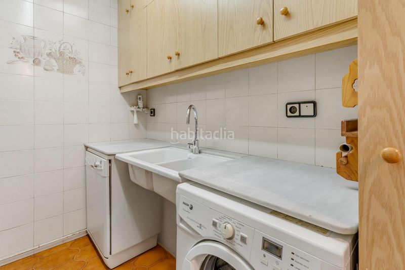 Foto f1248b6e-921c-4853-b108-90f305184a82. Edifici a carrer carrer mercat 15 a Sant Andreu de Palomar Barcelona