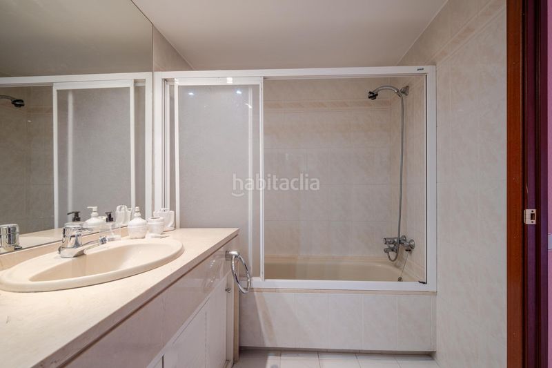 Foto b5905bed-963f-4b34-b0a5-05a08addfba3. Apartament amb calefacció aparcament a Sant Narcis Girona