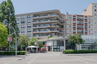 Appartement  Carrer carrer santander. Espacioso piso con parking cerca de estación
