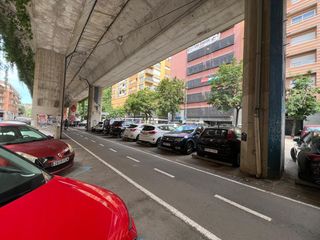 Location Parking voiture à Carrer bonastruc porta 12. Alquiler plaza de parking en centro de girona