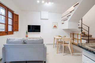 Lloguer Àtic  Calle cort reial 10. Céntrico apartamento en barri vell