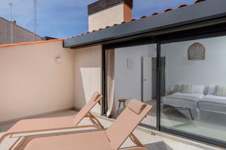 Miete Dachwohnung  Carrer carrer sant antoni. Piso moderno de 3 habitaciones con dos terrazas y parking  ideal