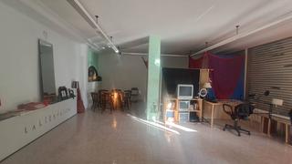 Local Comercial  Calle andaluca. Amplio local vitrina comercial