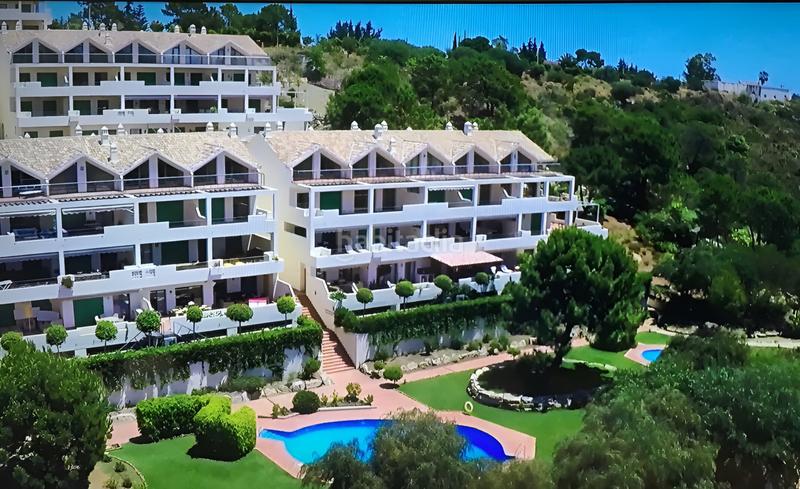 Foto a45e0632-74fc-4a95-89ee-05d1f7329a1e. Apartamento  en venta en selwo en La Concha - Resina Golf Estepona
