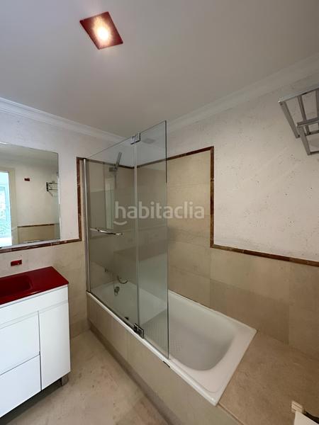 Foto aa5c51ff-4b06-4b5a-9d53-e405f1306600. Apartamento  en planta media en venta en nueva andalucía en Marbella