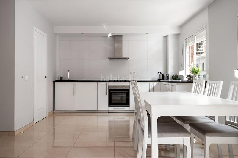 Foto c28a2724-aaa5-417c-9af0-8faa01a7fa01. Apartamento  en planta media en venta en Fuengirola