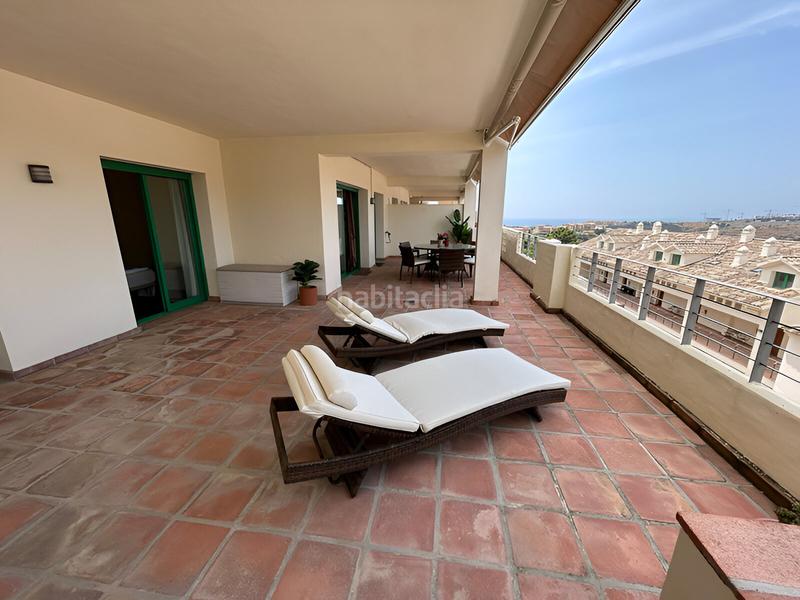Foto 42c30f79-df98-44d4-94d4-059c826444e8. Apartamento  en planta media en venta en selwo en Estepona