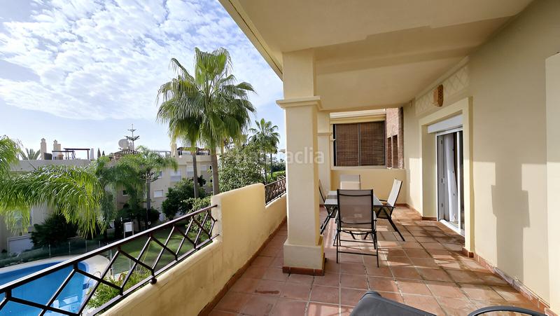 Foto 10e009bb-5f41-4651-895c-f38a33d47390. Apartamento  en planta media en venta en Estepona