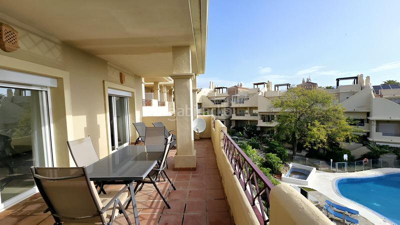 Foto ac497c30-a278-4124-a090-a13d2993a80a. Apartamento  en planta media en venta en Estepona