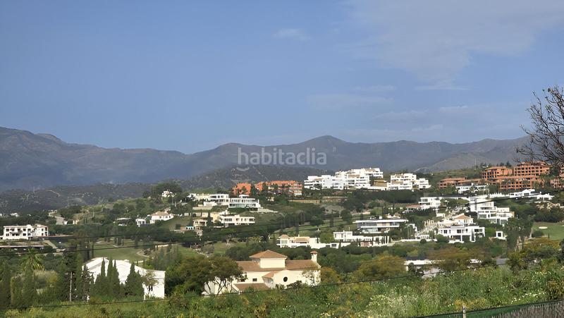 Foto e38267af-02f9-4e49-926c-90c0f80e34dc. Apartamento  en planta media en venta en Estepona