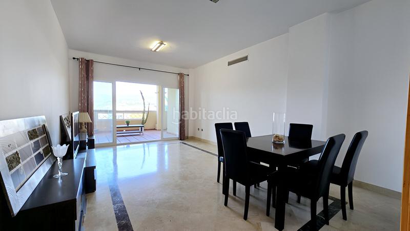 Foto e4b3e6da-e597-4379-bb9d-2f2e3569cebf. Apartamento  en planta media en venta en Estepona