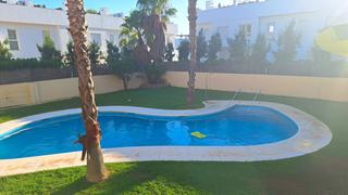 Semi detached house en Calahonda. Adosado en venta en calahonda
