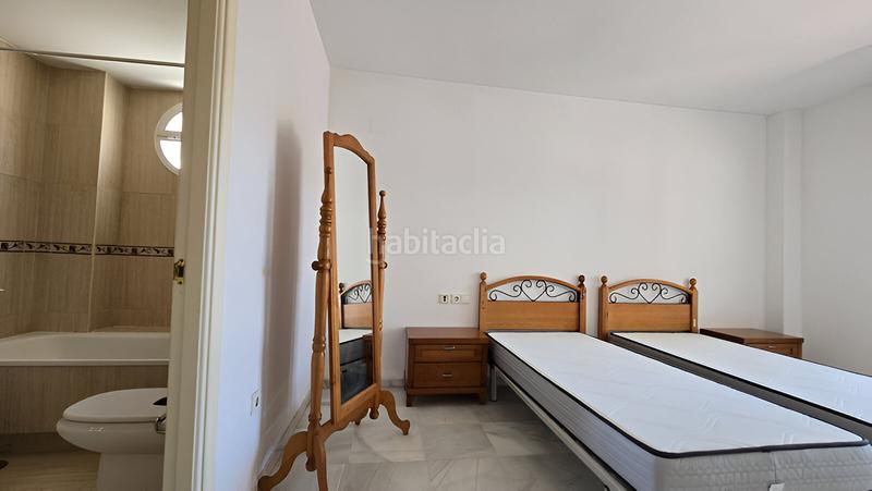 Foto 78e7077f-8c03-4f49-97a6-f851a9f925de. Piccolo appartamento con parcheggio piscina in Nueva Andalucía centro Marbella