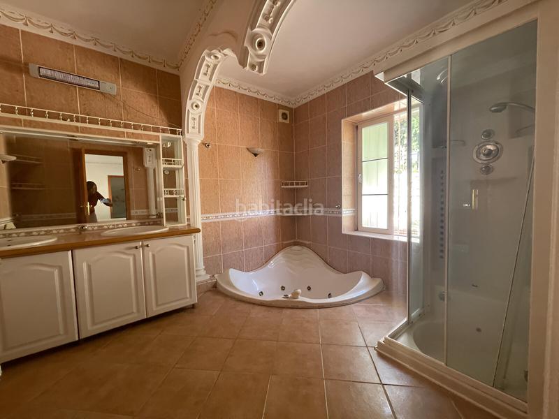 Foto 8a3fe4f0-4e4c-44b0-bf2e-a4dce74e481c. Casa con parcheggio piscina in El Faro de Calaburra - Chaparral Mijas