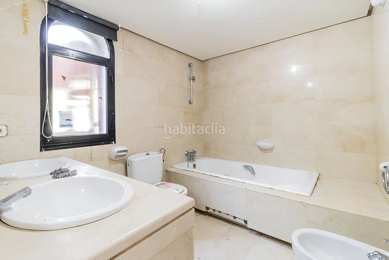 Foto 0bf579e6-1718-4290-8369-d07f187f359c. Casa adossada amb aparcament piscina a Villacana - Costalita - Saladillo Estepona
