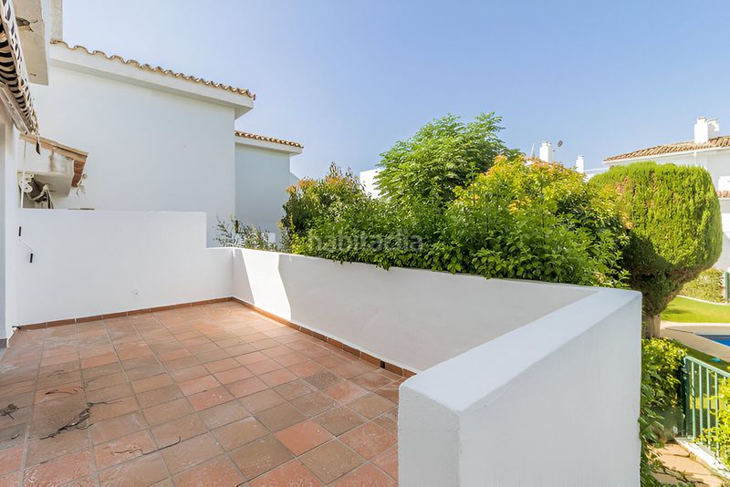Foto 17e8baca-a2c6-4bef-a375-812b20716b3c. Casa adossada amb aparcament piscina a Villacana - Costalita - Saladillo Estepona